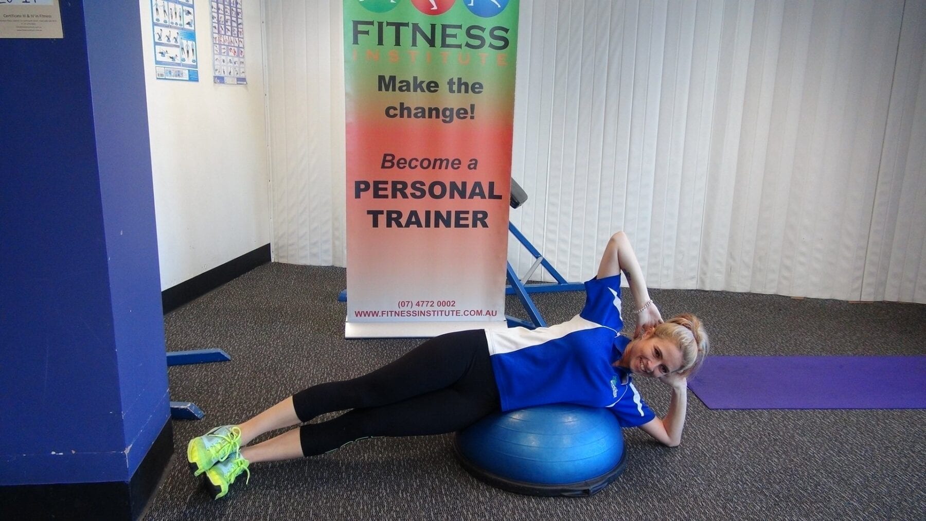 Fitness Institute Side Crunch
