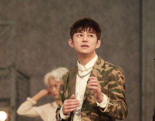 川渝男星吃瓜爆料图片,娱乐圈幕后真相曝光
